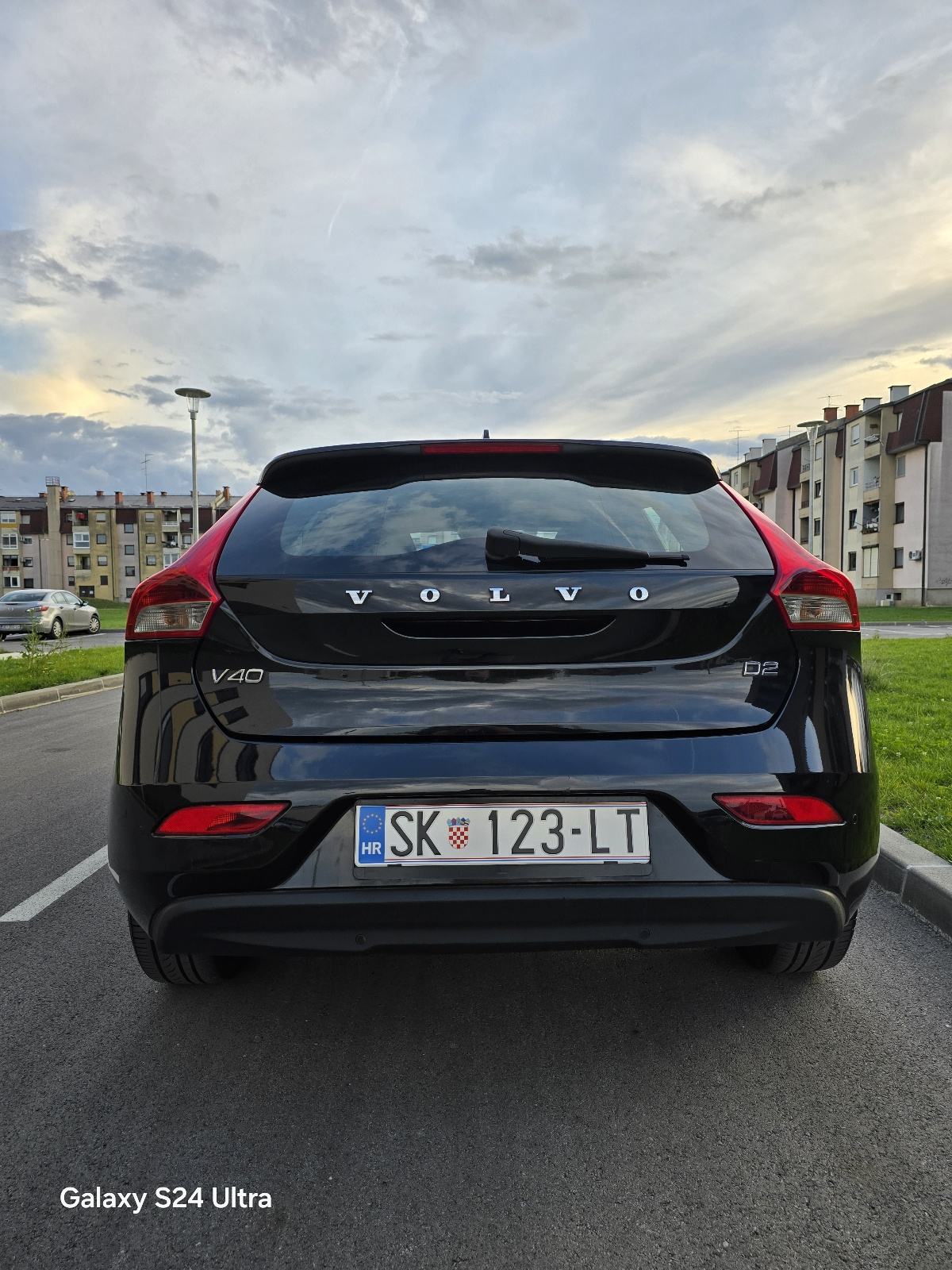 Volvo V40 D2 IZUZETNO STANJE,mod.2016, fotografija 6