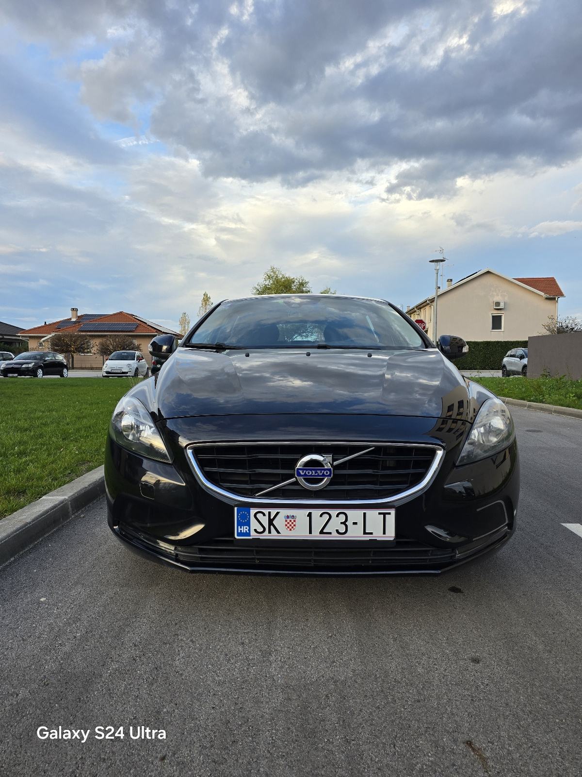 Volvo V40 D2 IZUZETNO STANJE,mod.2016, fotografija 3