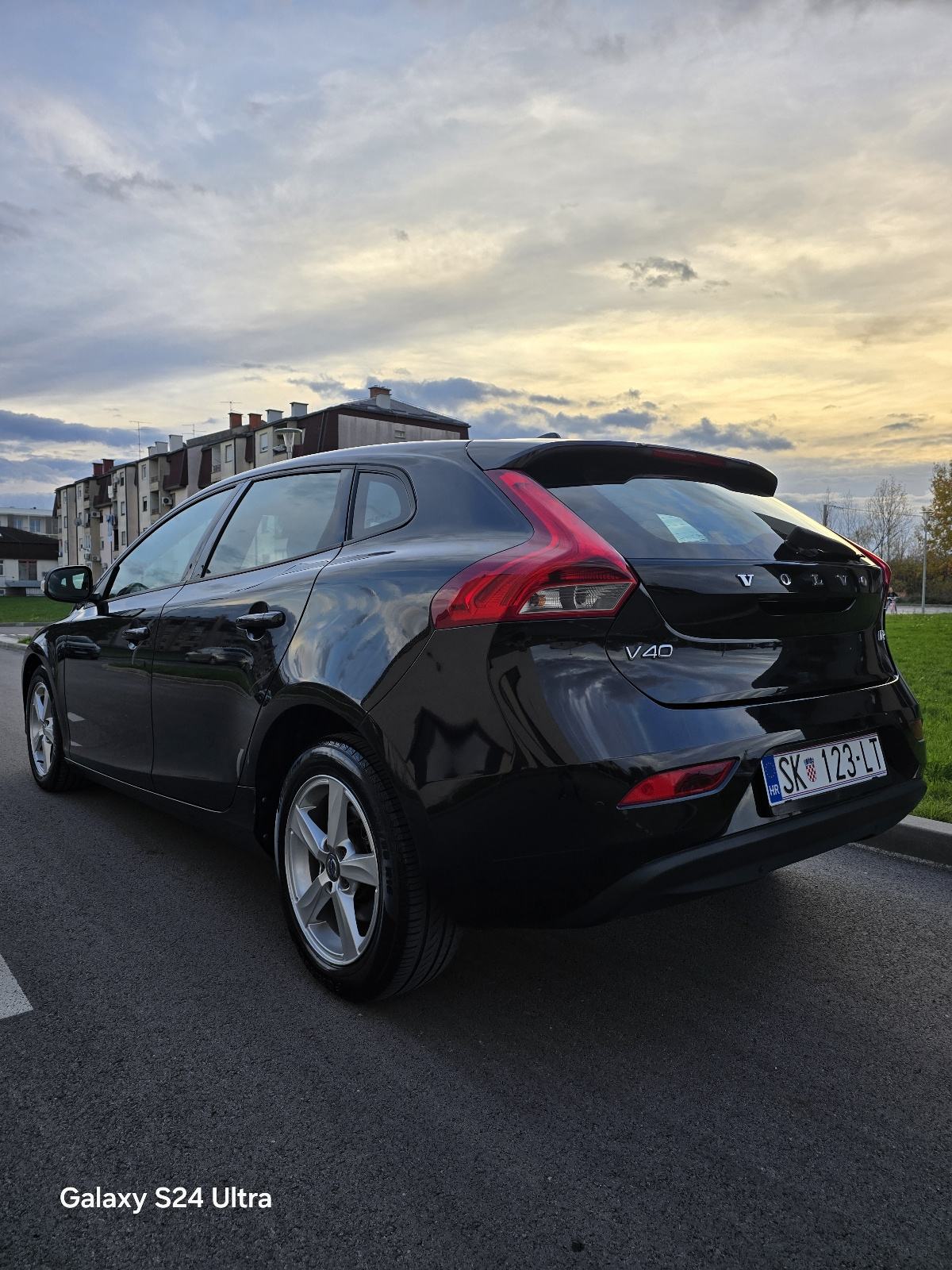 Volvo V40 D2 IZUZETNO STANJE,mod.2016, fotografija 7