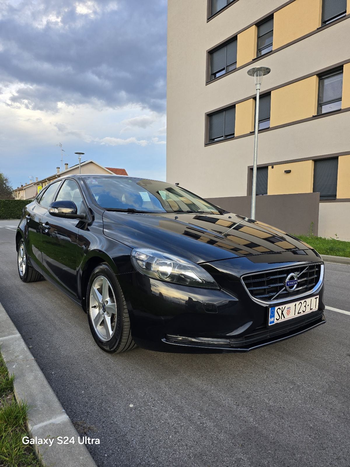 Volvo V40 D2 IZUZETNO STANJE,mod.2016, fotografija 4