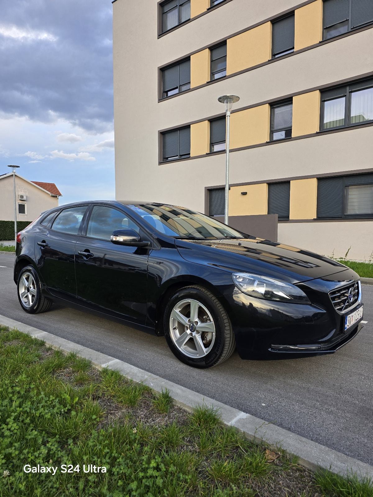 Volvo V40 D2 IZUZETNO STANJE,mod.2016, fotografija 11