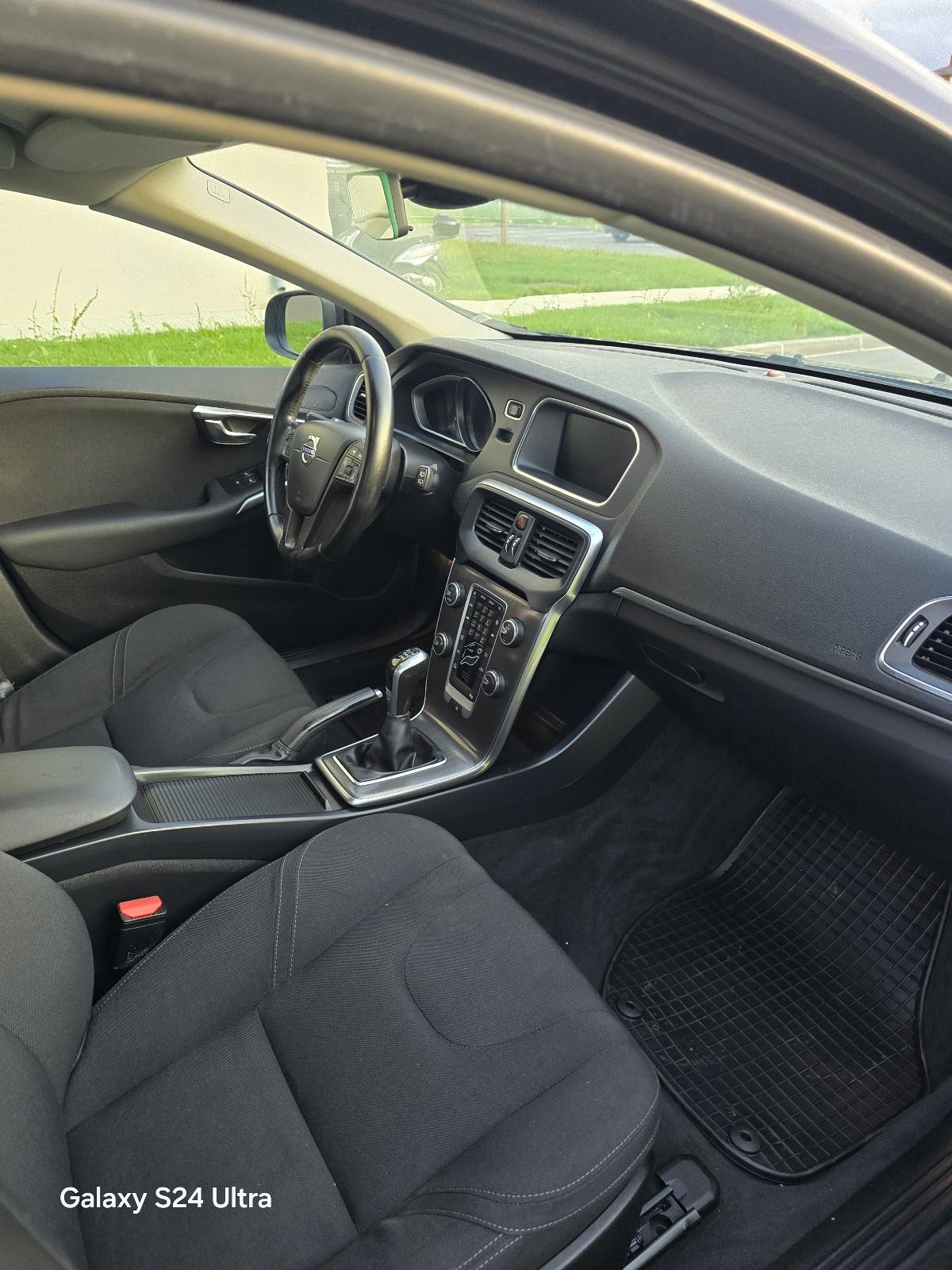 Volvo V40 D2 IZUZETNO STANJE,mod.2016, fotografija 14