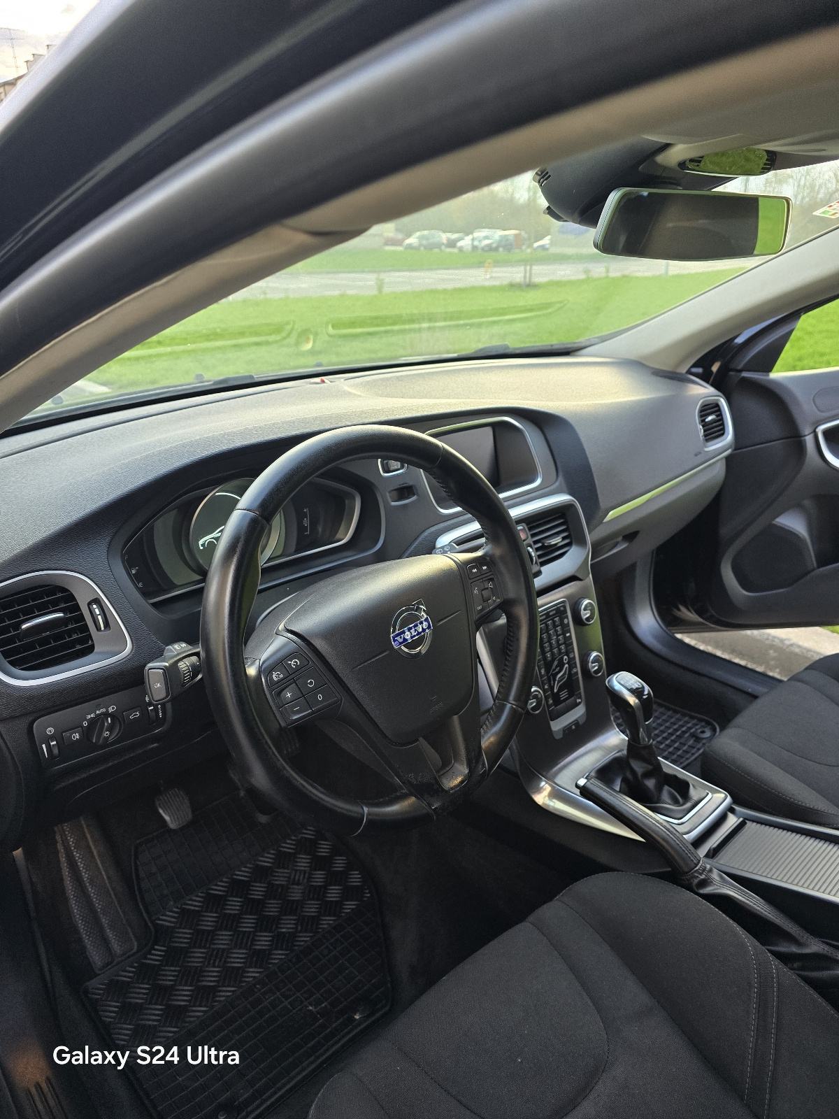 Volvo V40 D2 IZUZETNO STANJE,mod.2016, fotografija 15