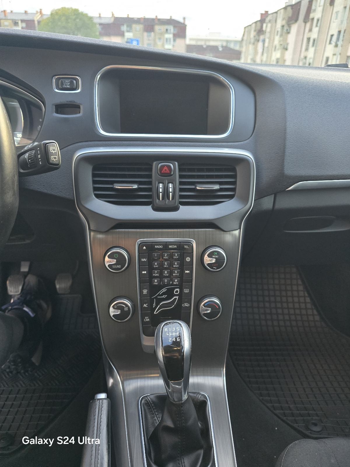 Volvo V40 D2 IZUZETNO STANJE,mod.2016, fotografija 18