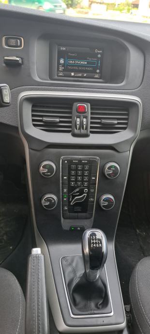Volvo V40 2.0 D2, fotografija 7