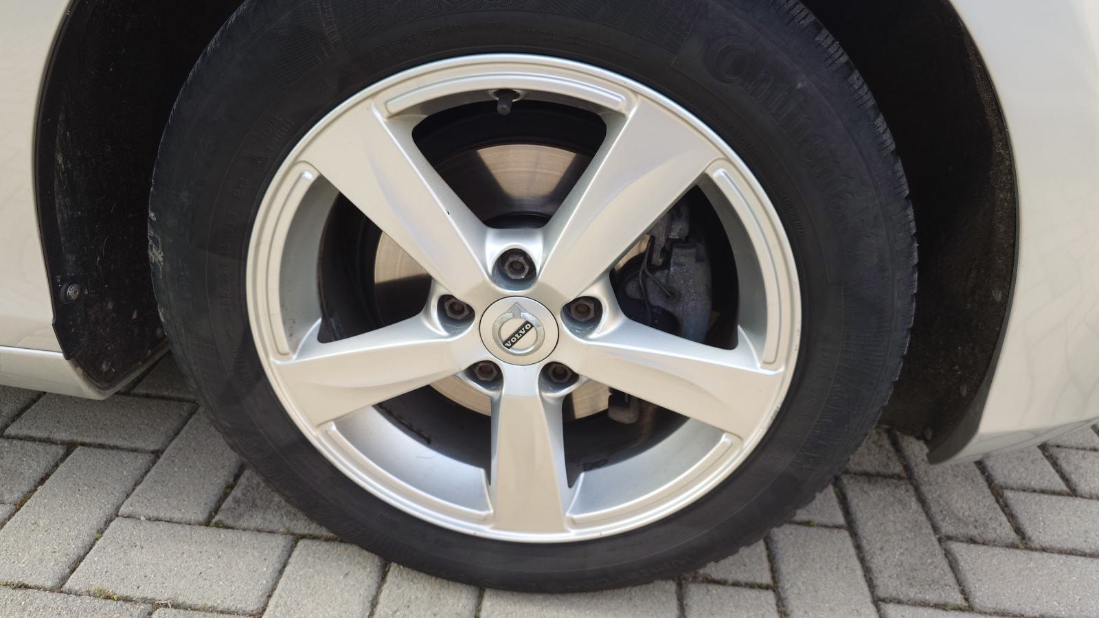 Volvo V40 D2, REGISTRIRAN DO 05/2027, fotografija 5