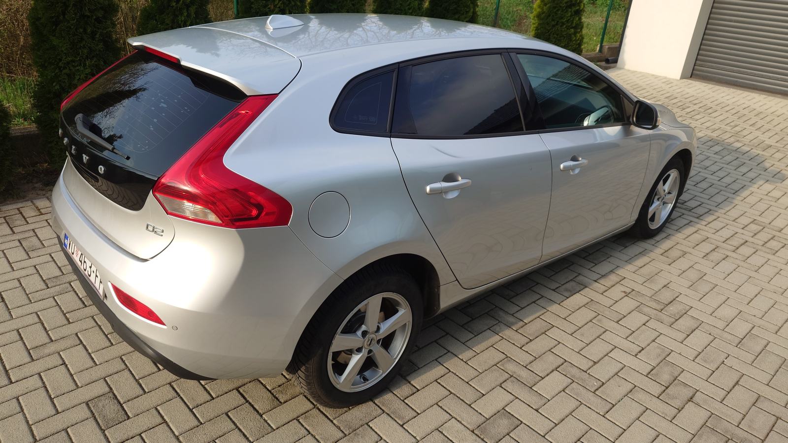 Volvo V40 D2, REGISTRIRAN DO 05/2027, fotografija 4