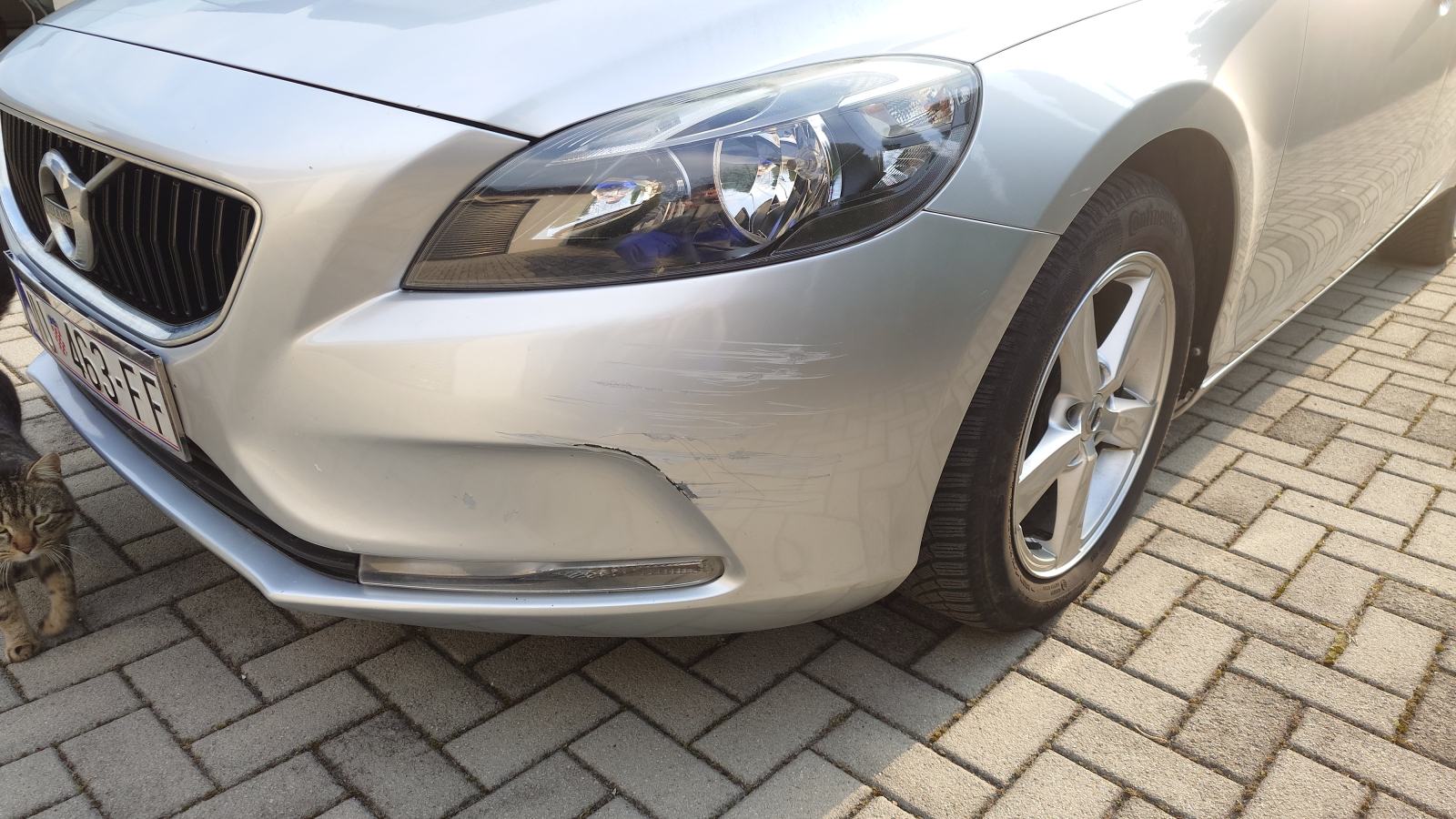Volvo V40 D2, REGISTRIRAN DO 05/2027, fotografija 8