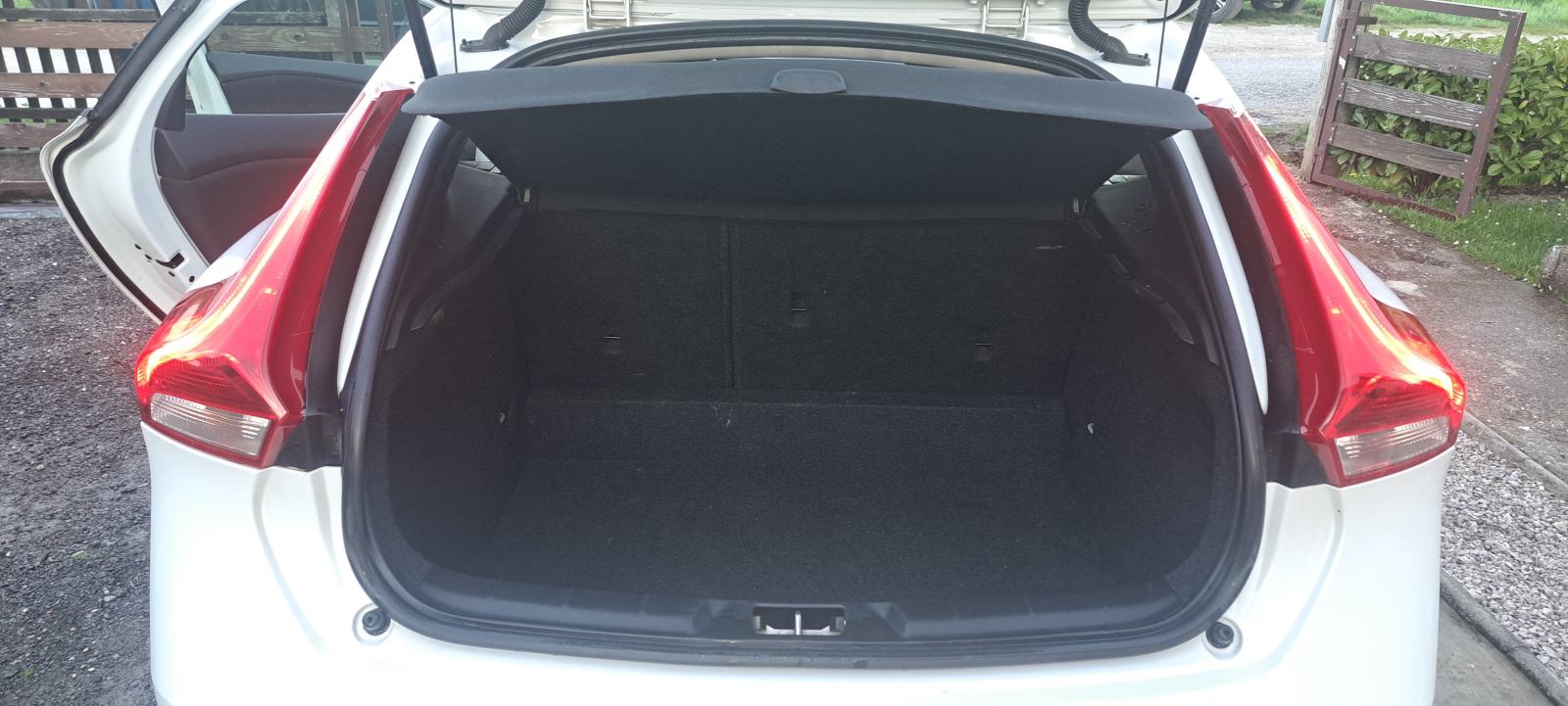 Volvo V40 2.0 D2, fotografija 5