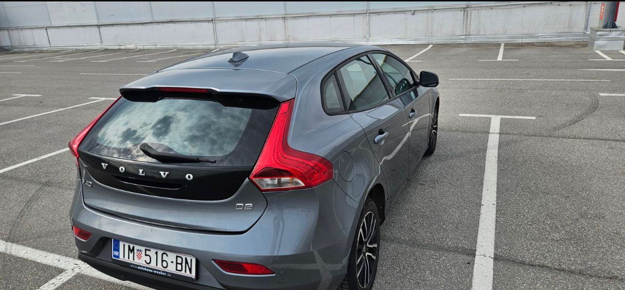 Volvo V40 D2, fotografija 2