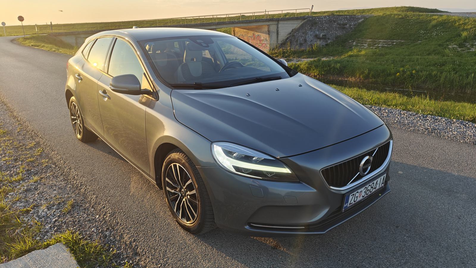 Volvo V40 D2, fotografija 4