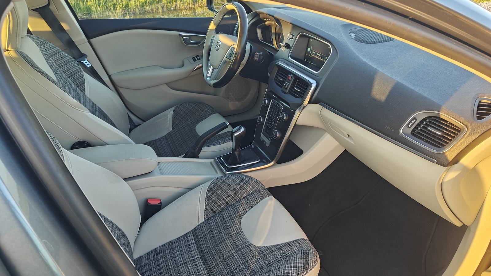 Volvo V40 D2, fotografija 5