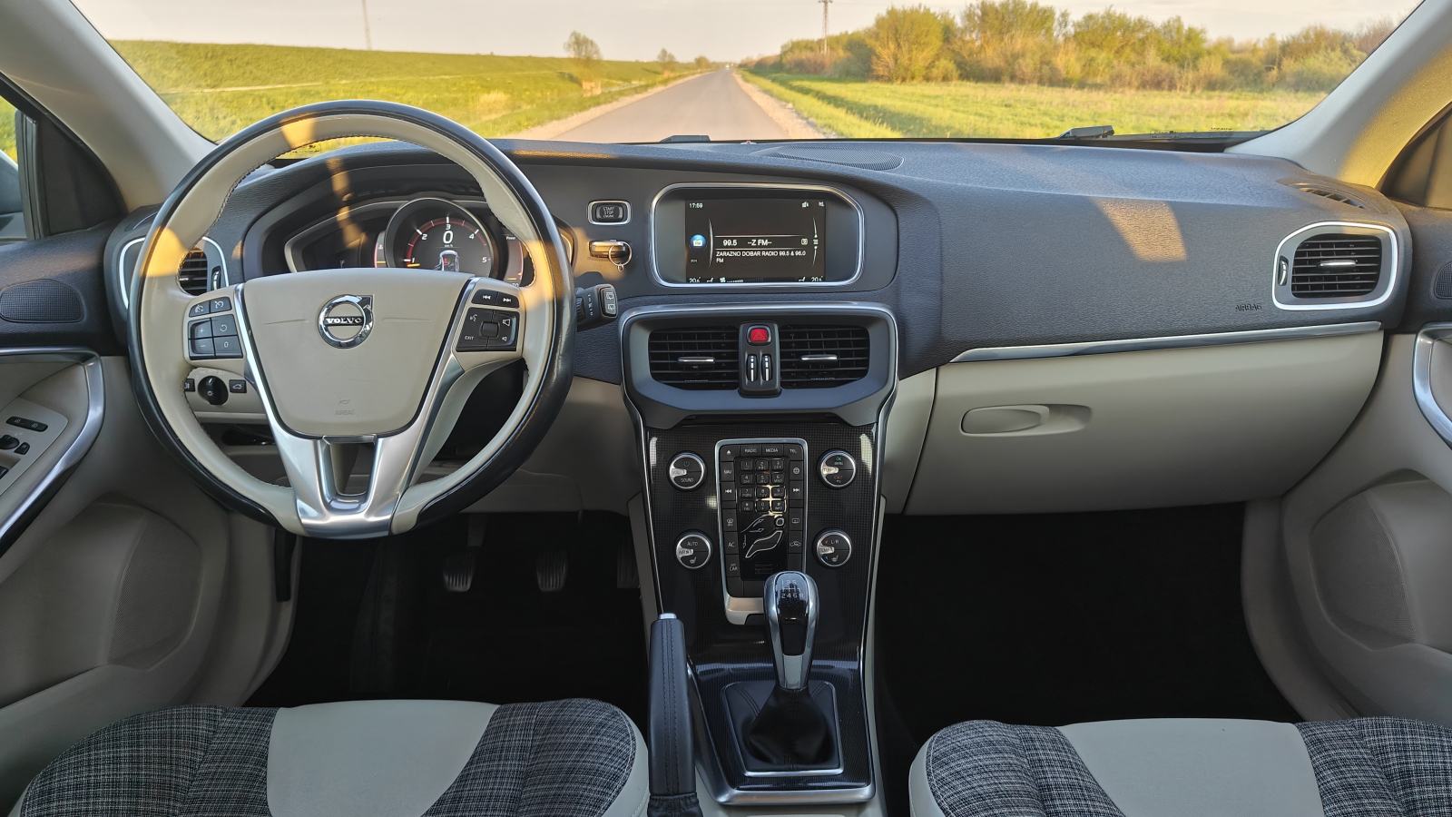 Volvo V40 D2, fotografija 7
