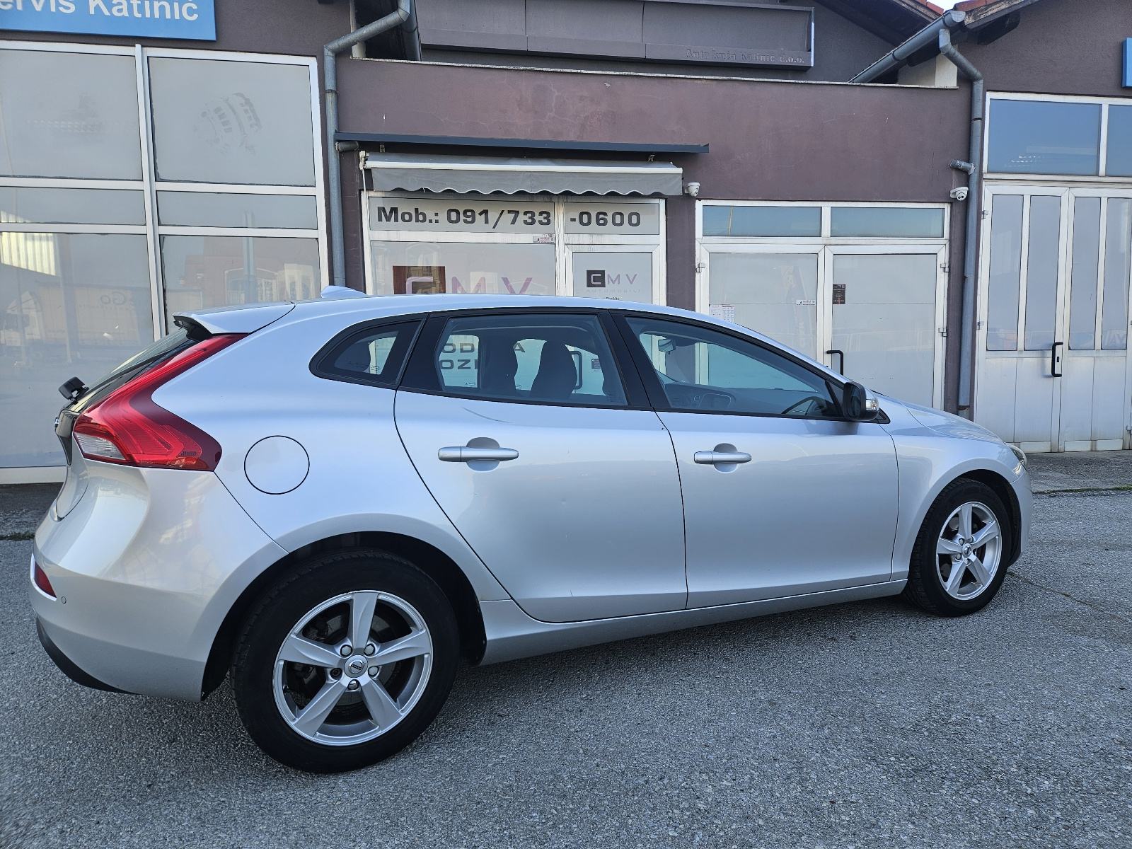 Volvo V40 D2, fotografija 6