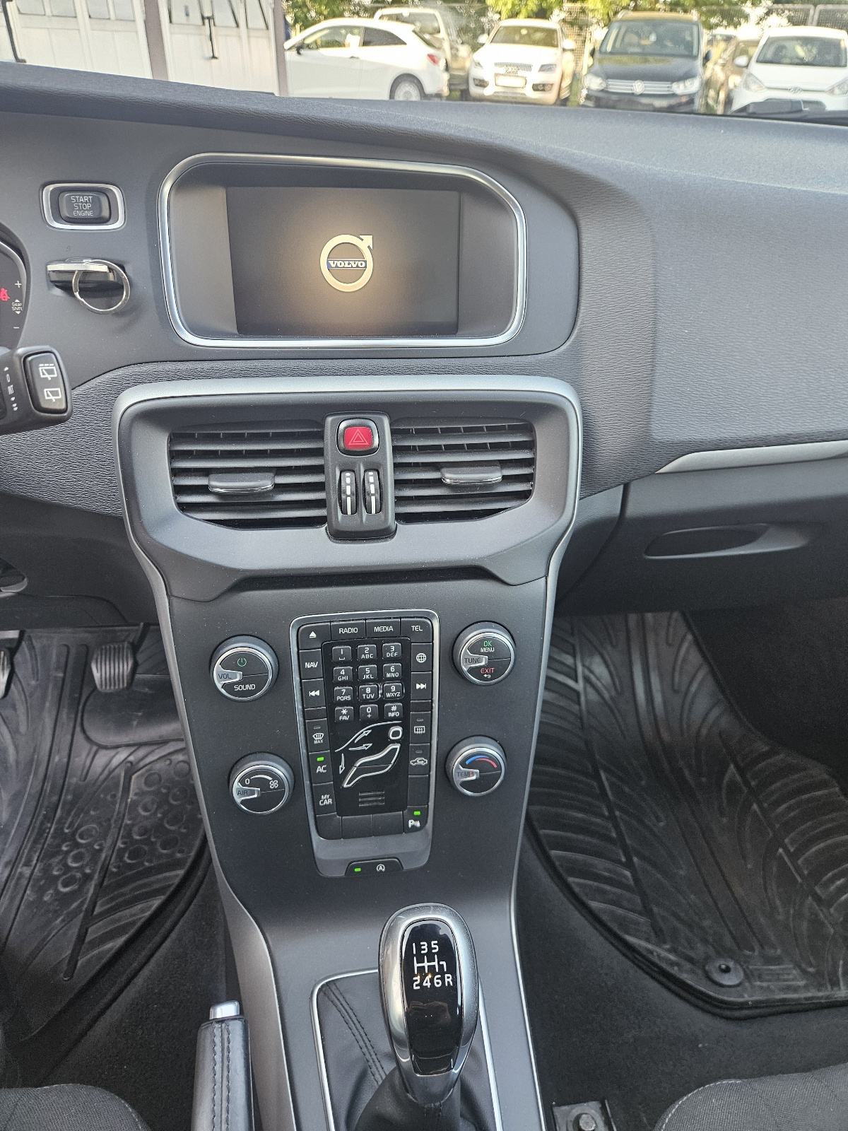 Volvo V40 D2, fotografija 11