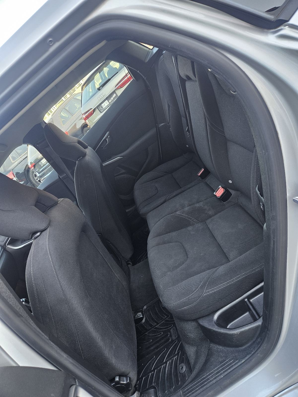 Volvo V40 D2, fotografija 16
