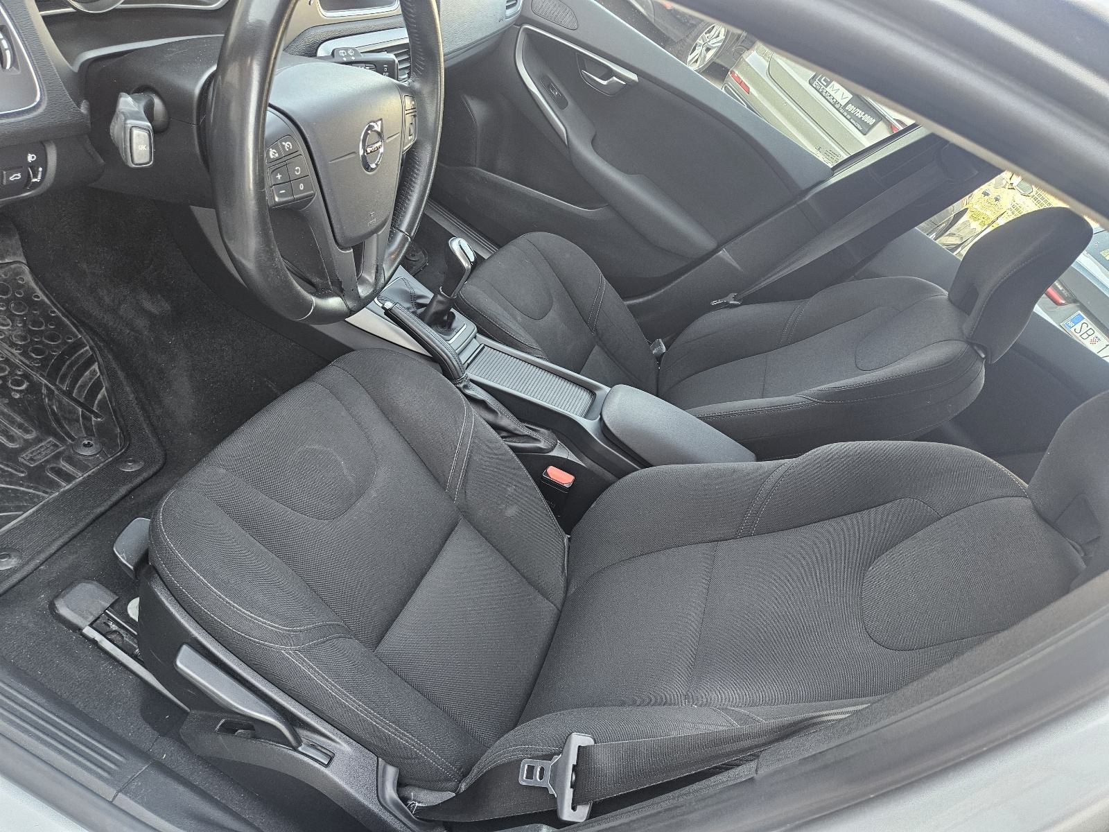 Volvo V40 D2, fotografija 14