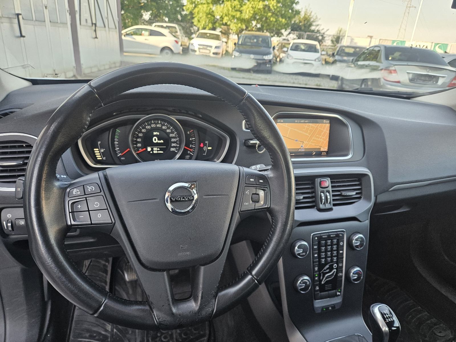 Volvo V40 D2, fotografija 19