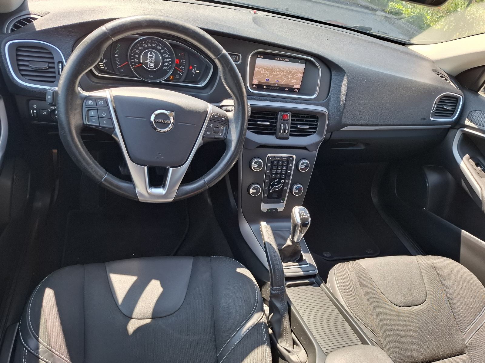 Volvo V40 D2, fotografija 8