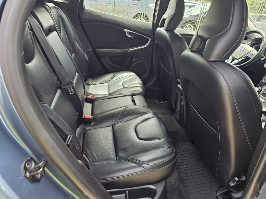 Volvo V40 D2, fotografija 10