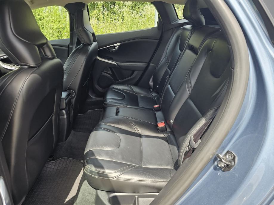 Volvo V40 D2, fotografija 8