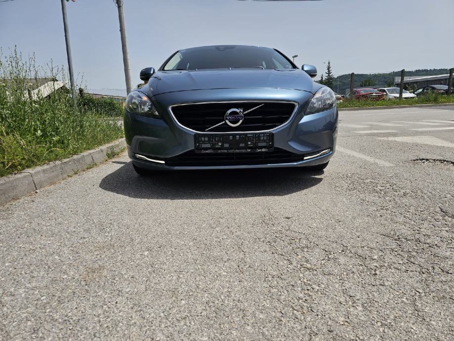 Volvo V40 D2, fotografija 15