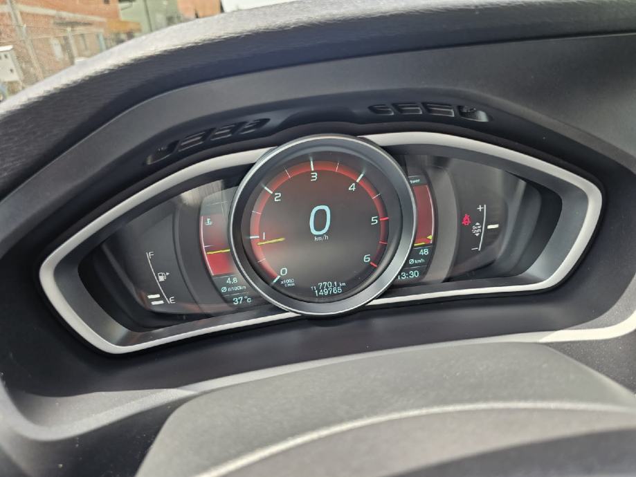 Volvo V40 D2, fotografija 9