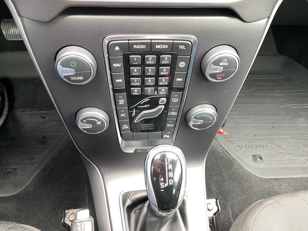 Volvo V40 D3 KINETIC AUTOMATIK, NAVI, TEMPOMAT, 4X GARANCIJA!!!, fotografija 12