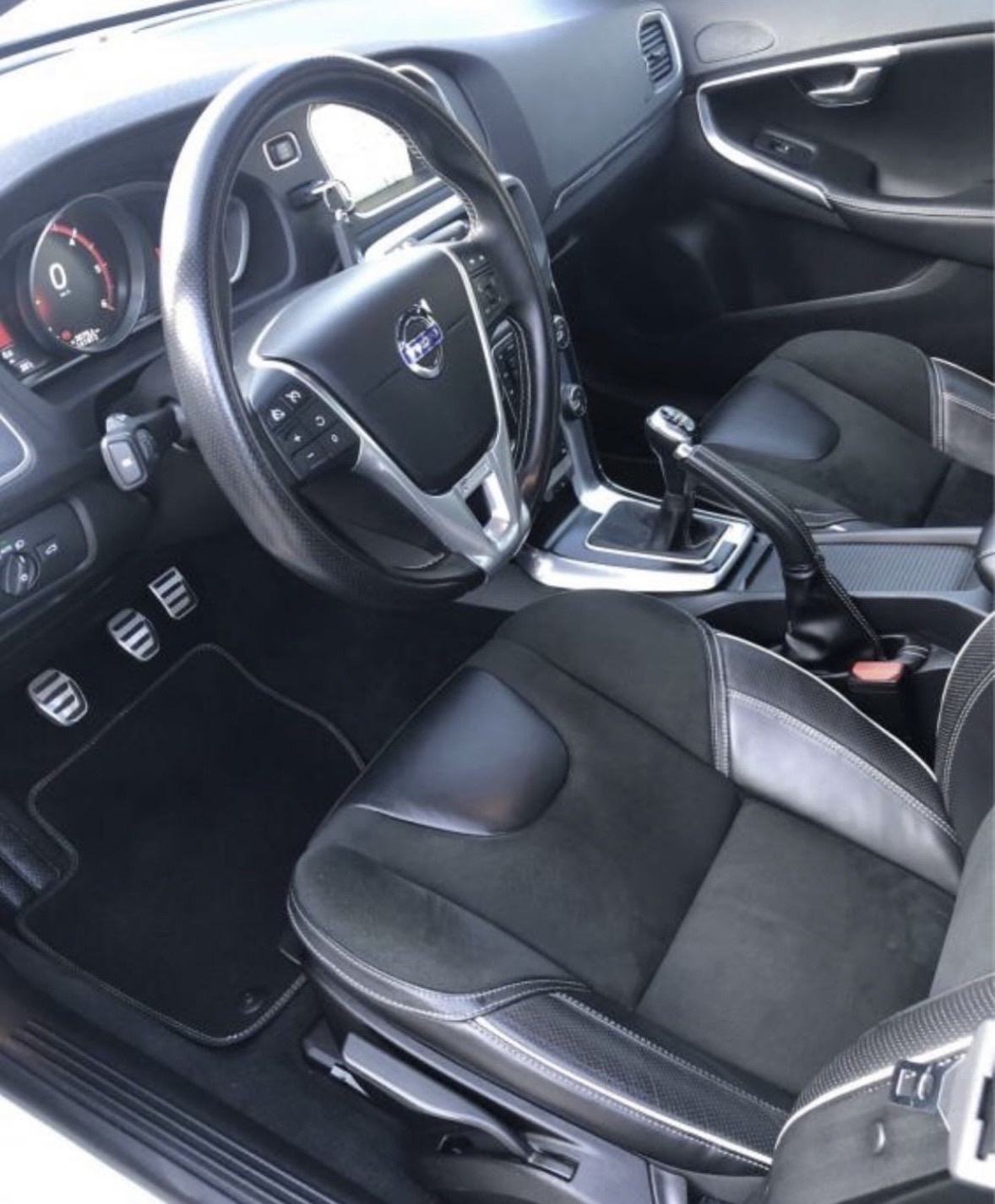 Volvo V40 D3 R-Design, Navi, Teilleder, Sitzheizung, Full...AKCIJA!!!, fotografija 11