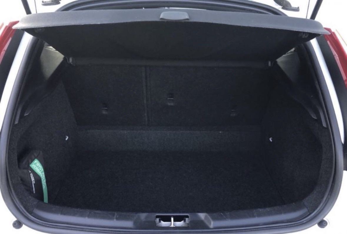 Volvo V40 D3 R-Design, Navi, Teilleder, Sitzheizung, Full...AKCIJA!!!, fotografija 18