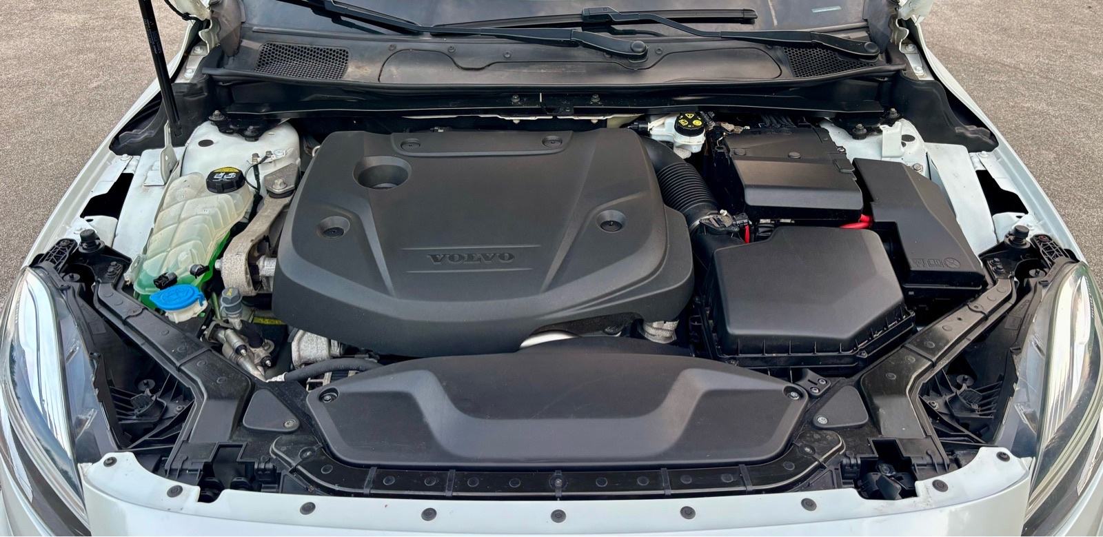 Volvo V40 D3 R-Design, Navi, Teilleder, Sitzheizung, Full...AKCIJA!!!, fotografija 19