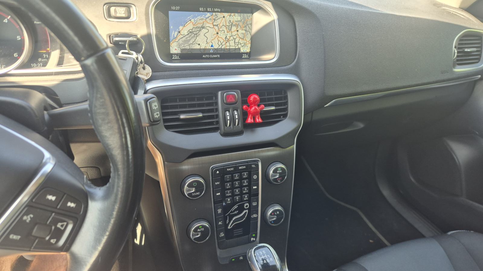 Volvo V40 D4, 140 KW/190KS, HARMAN/KARDON, REG 1 GOD, fotografija 6