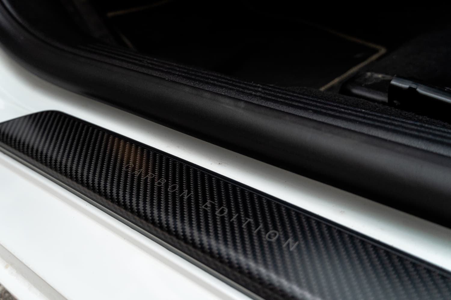 Volvo V40 D4 R-DESIGN + CARBON EDITION, fotografija 7