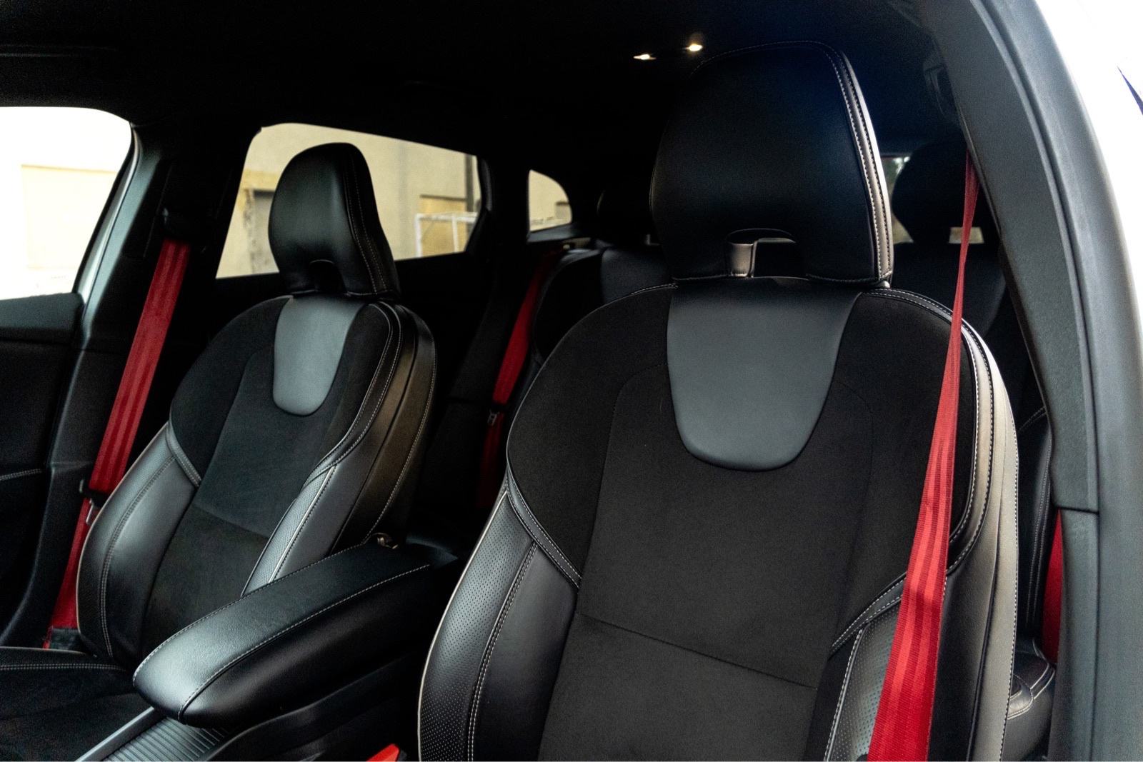 Volvo V40 D4 R-DESIGN + CARBON EDITION, fotografija 12