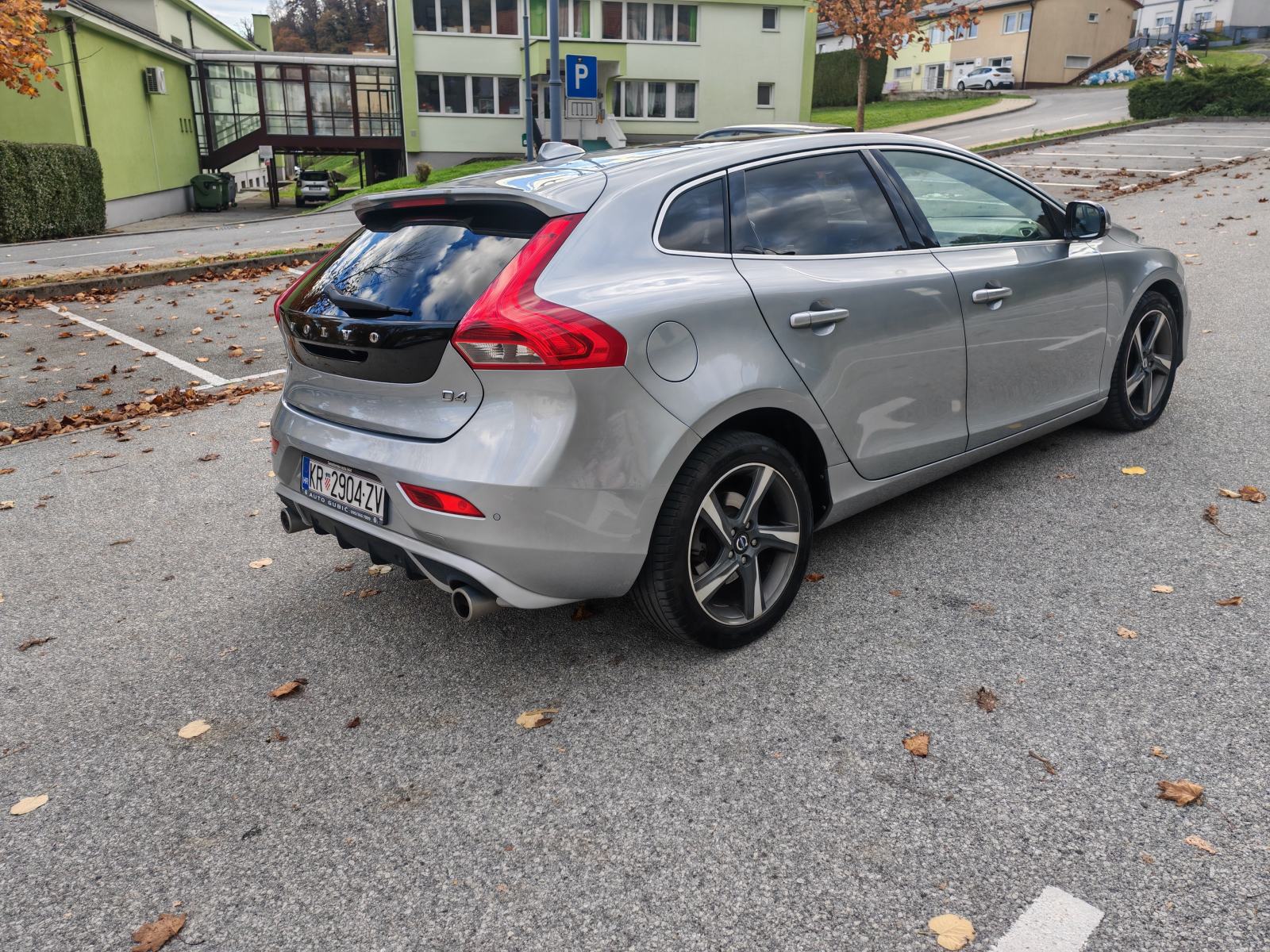 Volvo V40 D4, fotografija 6
