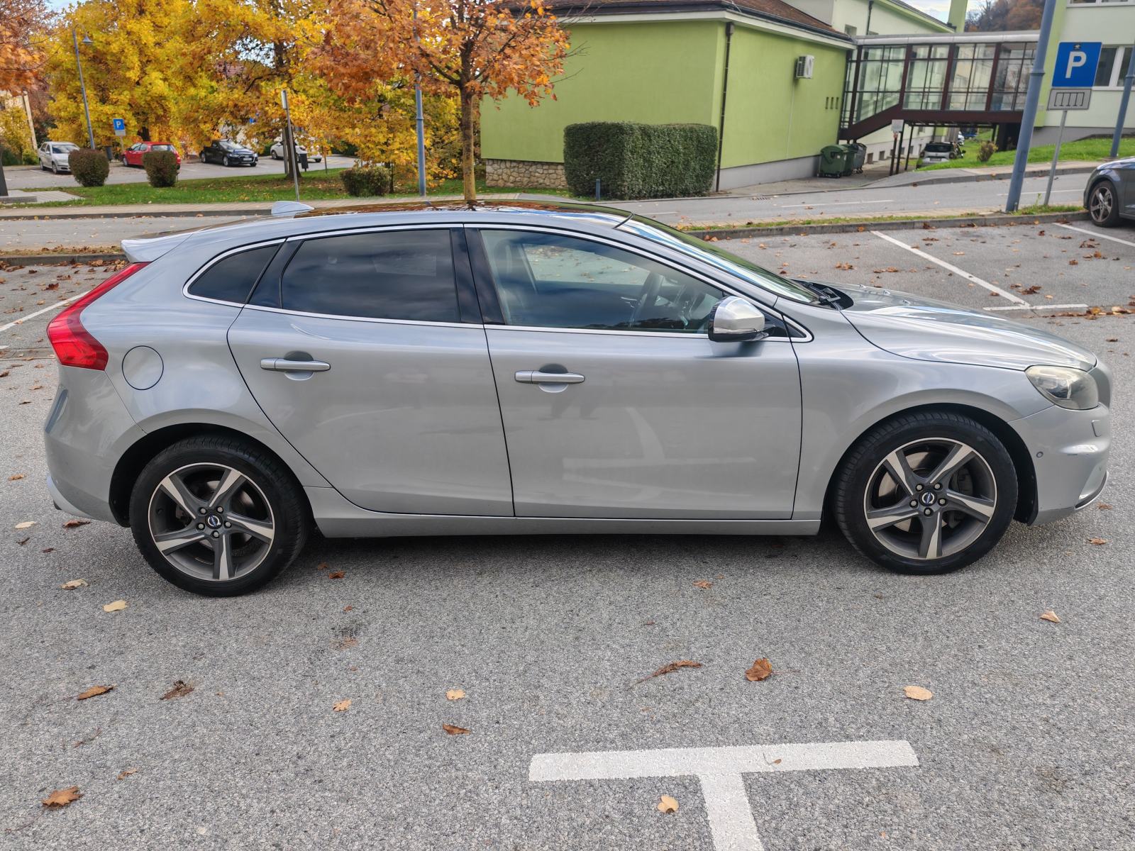 Volvo V40 D4, fotografija 9