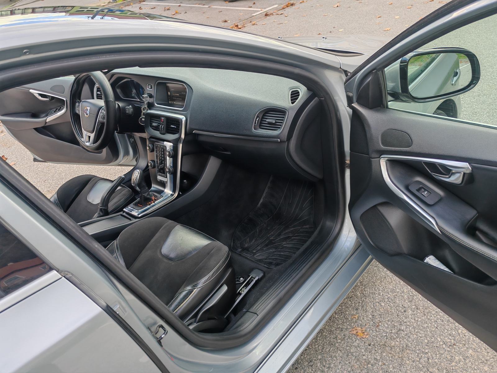 Volvo V40 D4, fotografija 12