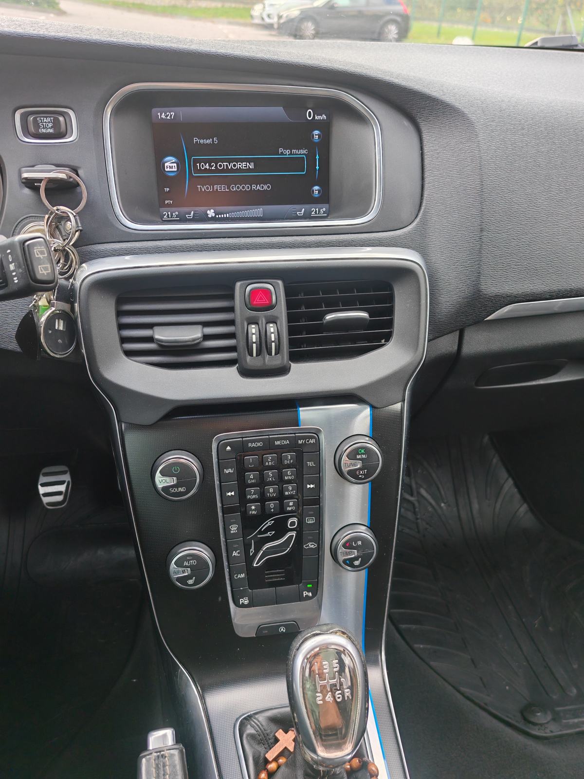 Volvo V40 D4, fotografija 15