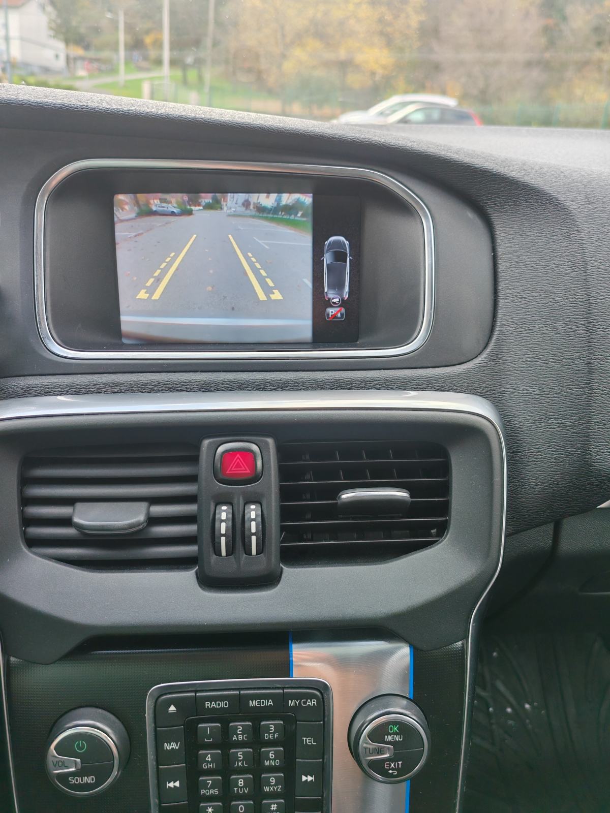 Volvo V40 D4, fotografija 16
