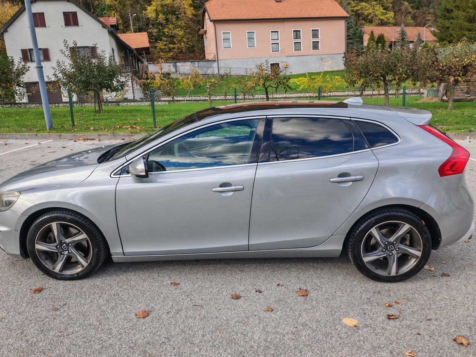 Volvo V40 D4, fotografija 18