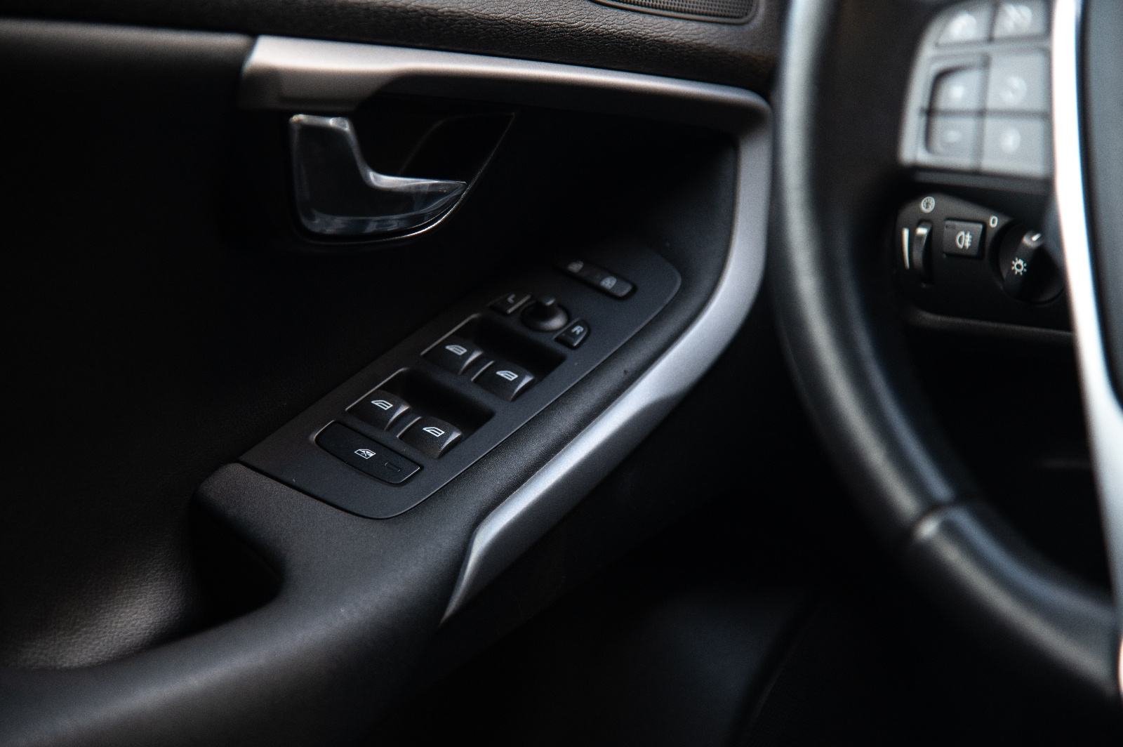 Volvo V40 D4 2.0 Diesel, fotografija 6