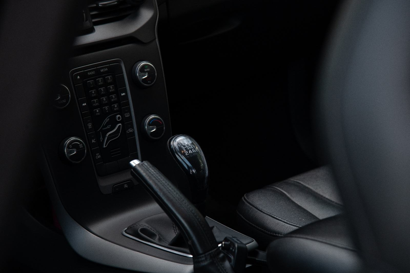 Volvo V40 D4 2.0 Diesel, fotografija 13