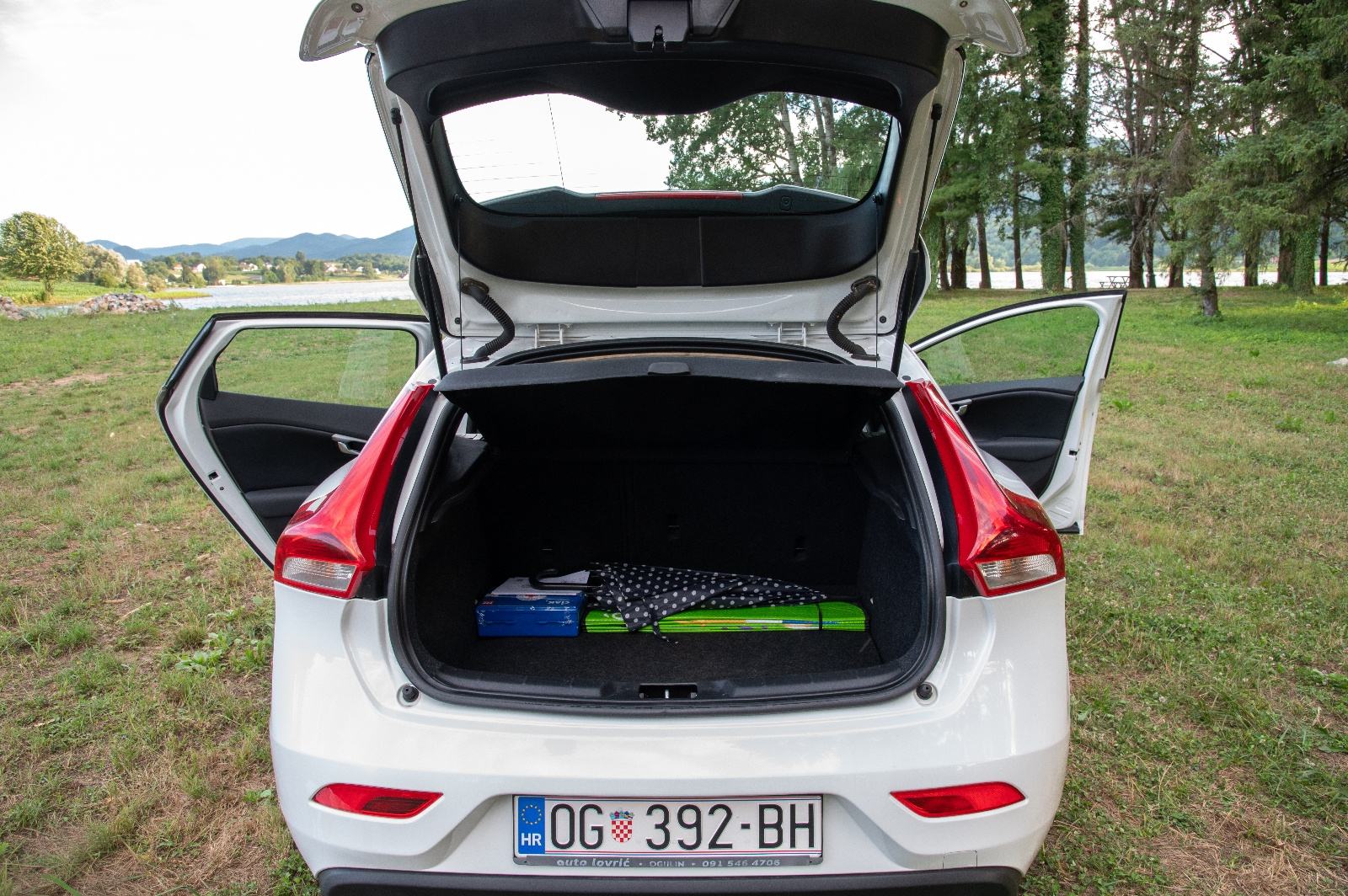 Volvo V40 D4 2.0 Diesel, fotografija 19