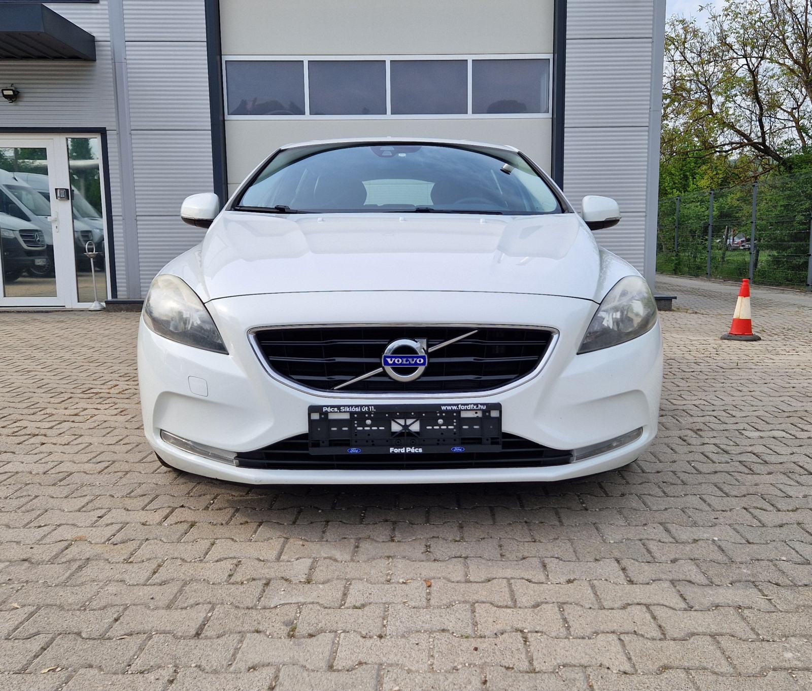 Volvo V40 T2 1.6 Momentum, fotografija 2