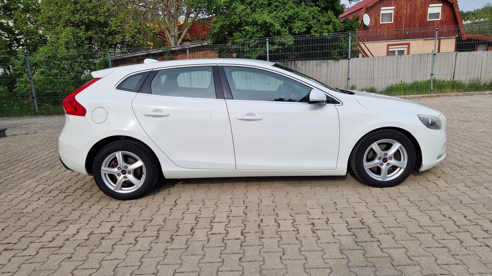 Volvo V40 T2 1.6 Momentum, fotografija 4