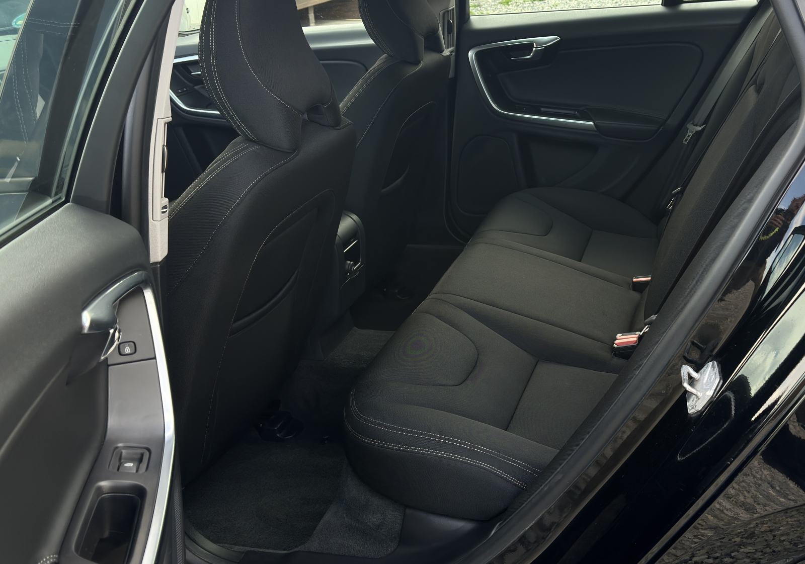 Volvo V60 2.0 D3*150ks*Navi*Pdc*Grij.Sj*Orig.Km*Ne plaća se prijenos, fotografija 19