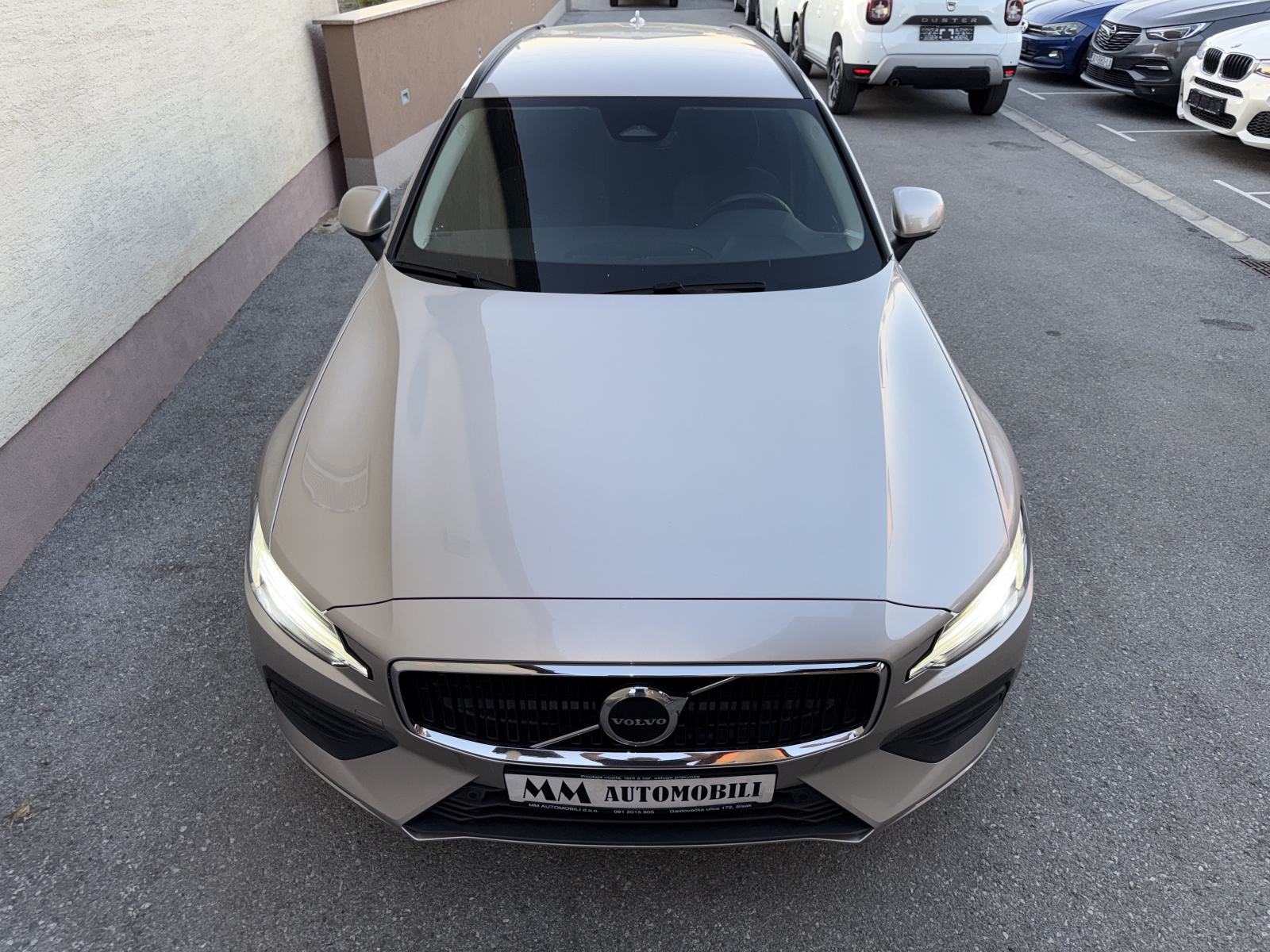 Volvo V60 2.0 D4,2023.god.NAVI,LED,VIRTUAL,,KAMERA,SERVISNA!!u PDV-u…, fotografija 7