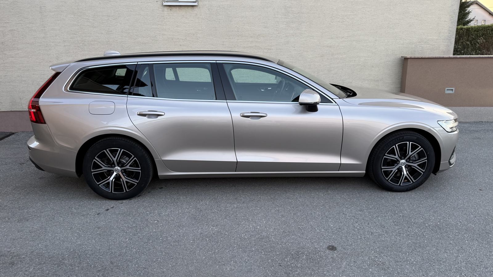 Volvo V60 2.0 D4,2023.god.NAVI,LED,VIRTUAL,,KAMERA,SERVISNA!!u PDV-u…, fotografija 17