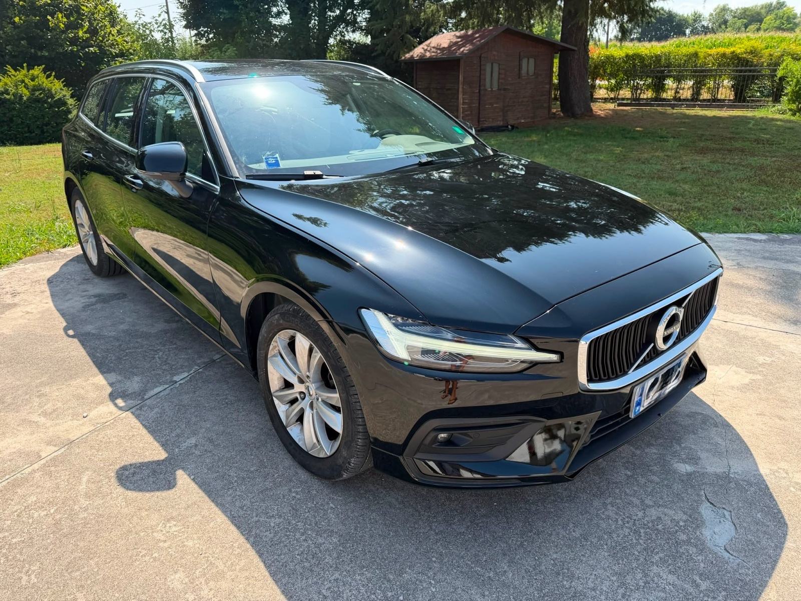 Volvo V60 2.0D B4 Automatik,navigacija,led,kamera…, pogled izvana - slika 1