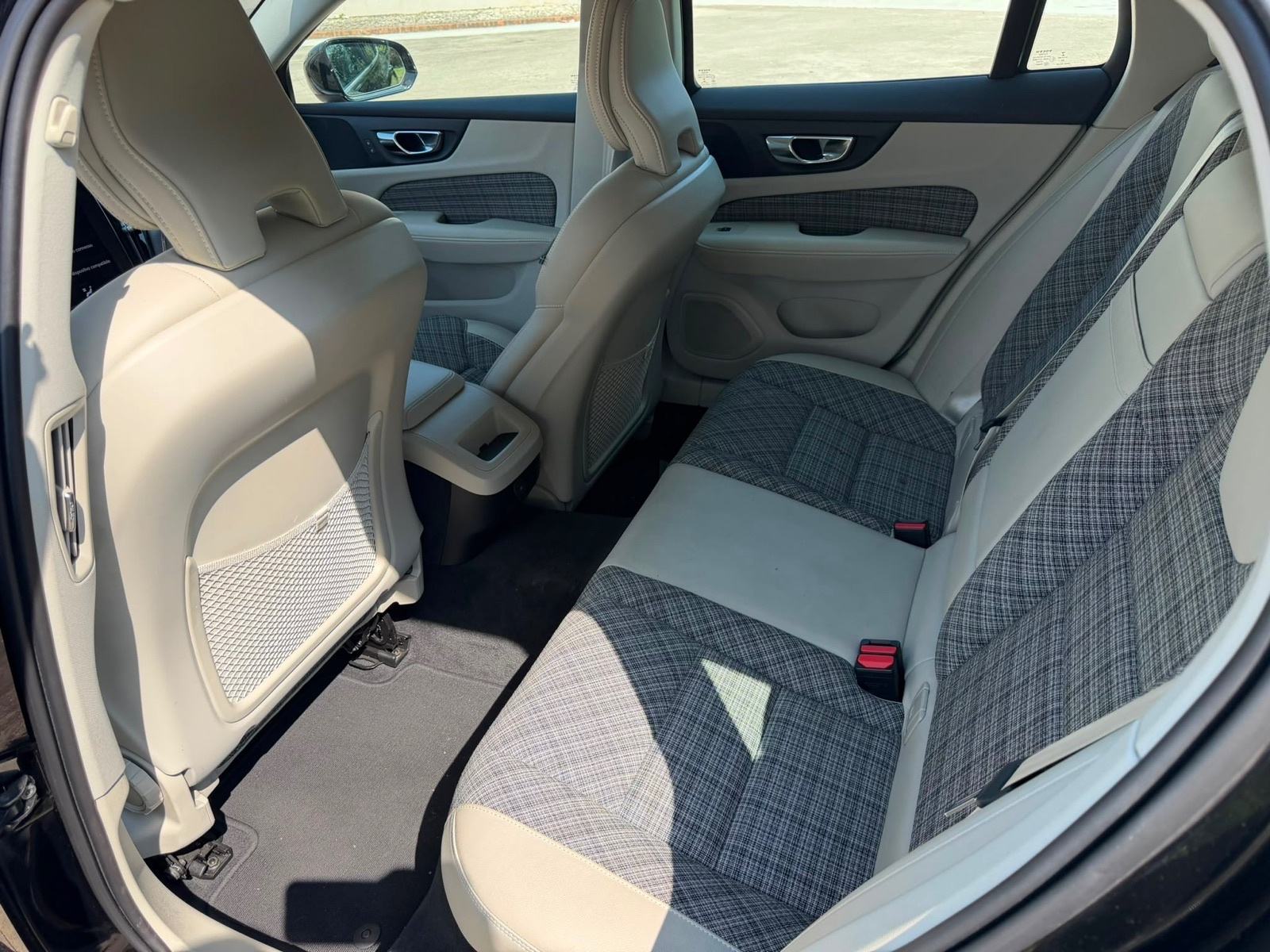 Volvo V60 2.0D B4 Automatik,navigacija,led,kamera…, pogled izvana - slika 5